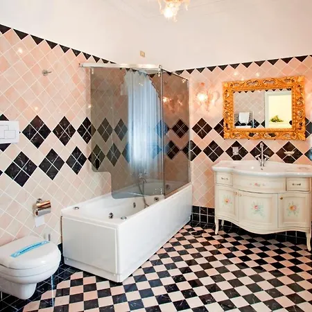 Antica 4*
